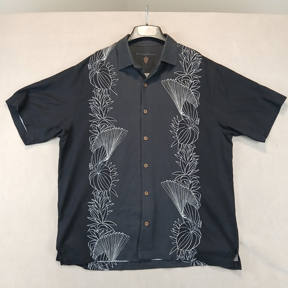 Tommy Bahama Large Mens Shirt 24x29 (XL) Hawaiian Camp Aloha Black Floral Modern